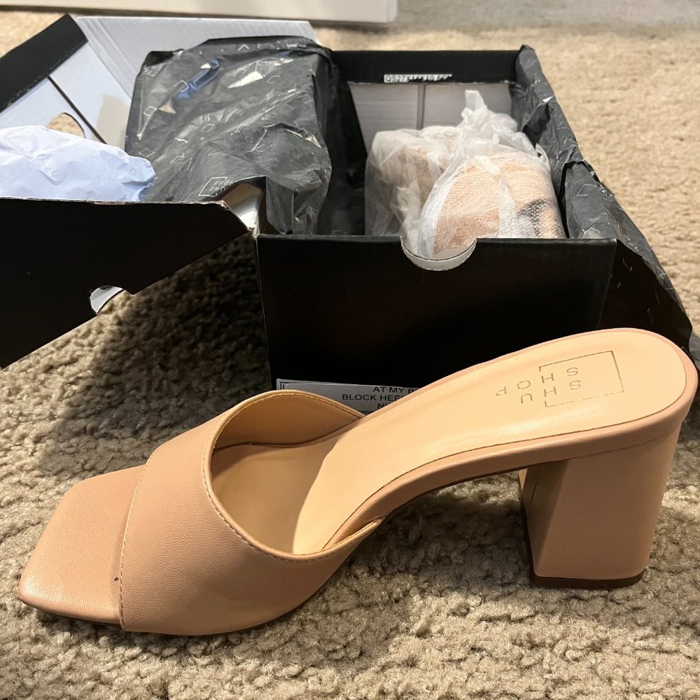 Vici Block Heals Nude